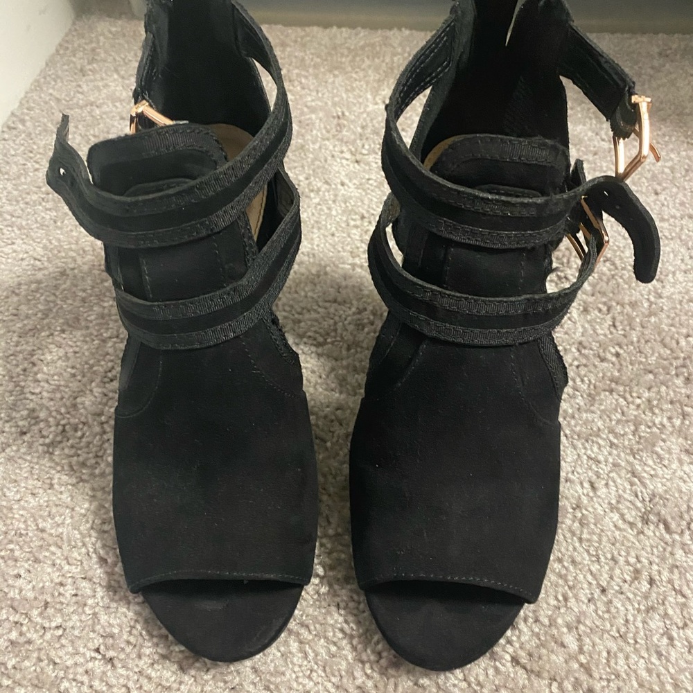 Black shoes